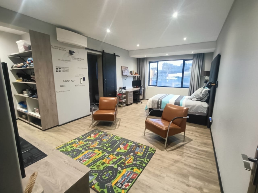 6 Bedroom Property for Sale in Elim Western Cape
